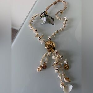 Gardenia gold Seashell Charm Statement Necklace